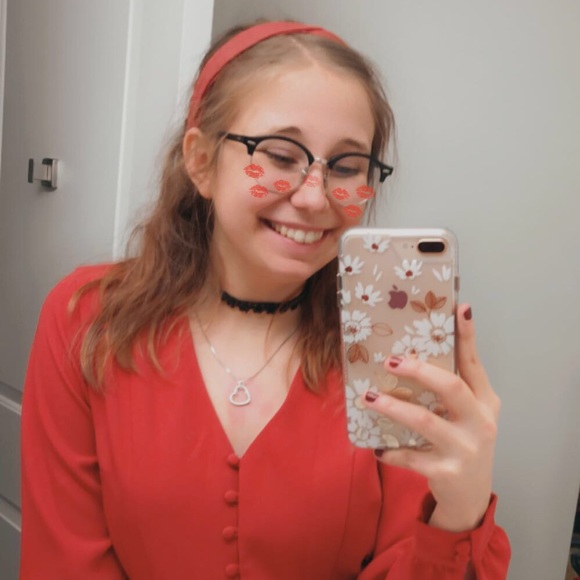 Meet your Posher, Haley - Picture 2 of 15